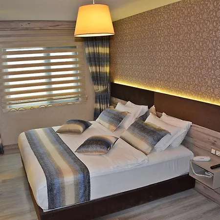 61 Park Aparthotel 3*